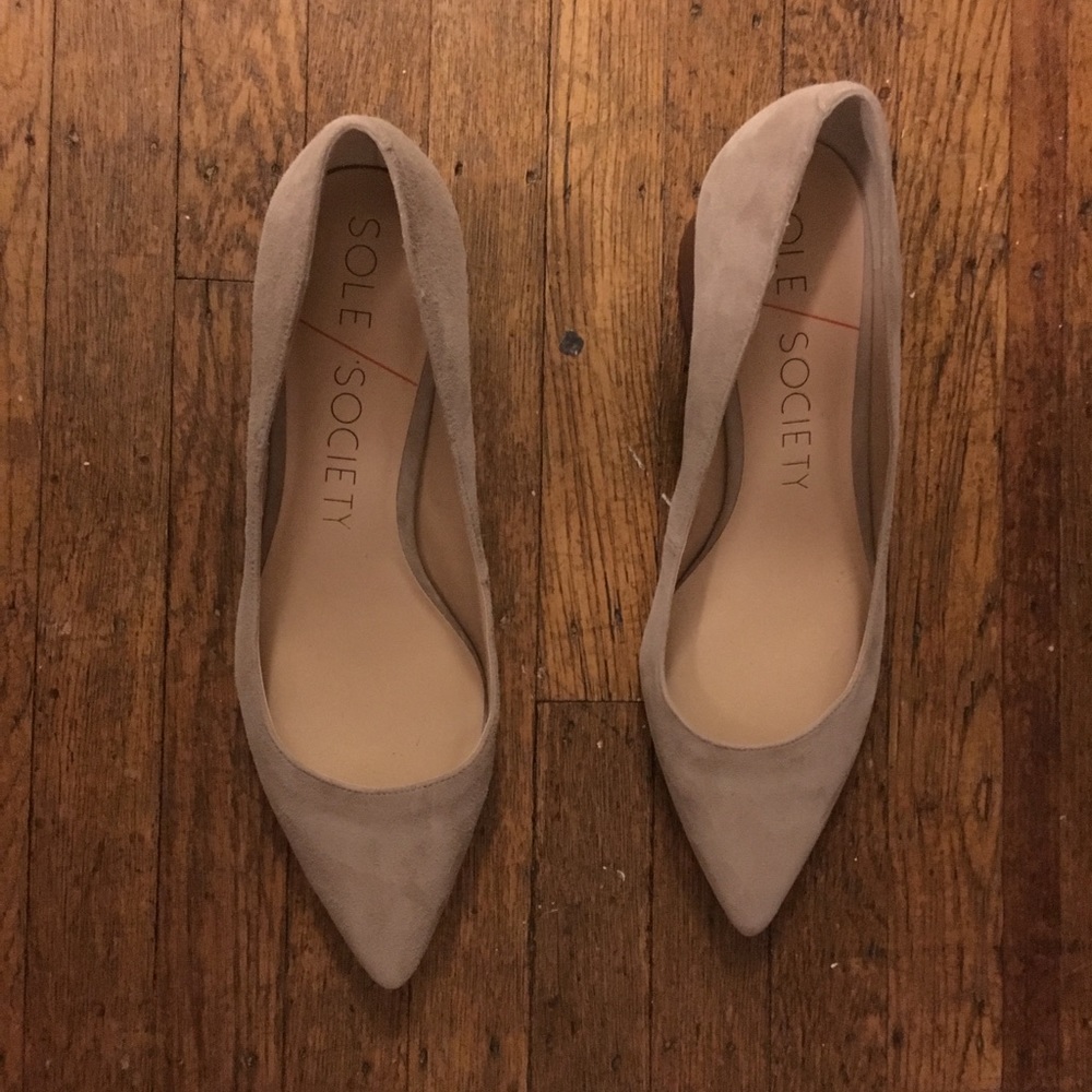 BRAND NEW Sole Society nude block heel, 9.5